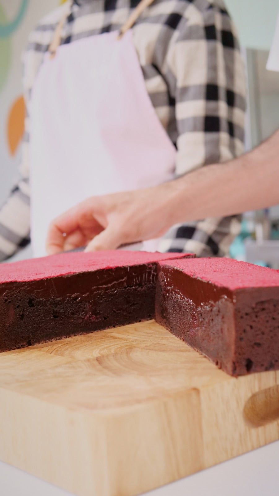 The Perfect Valentine's Gift? YES, Raspberry Brownies are the answer 😍
