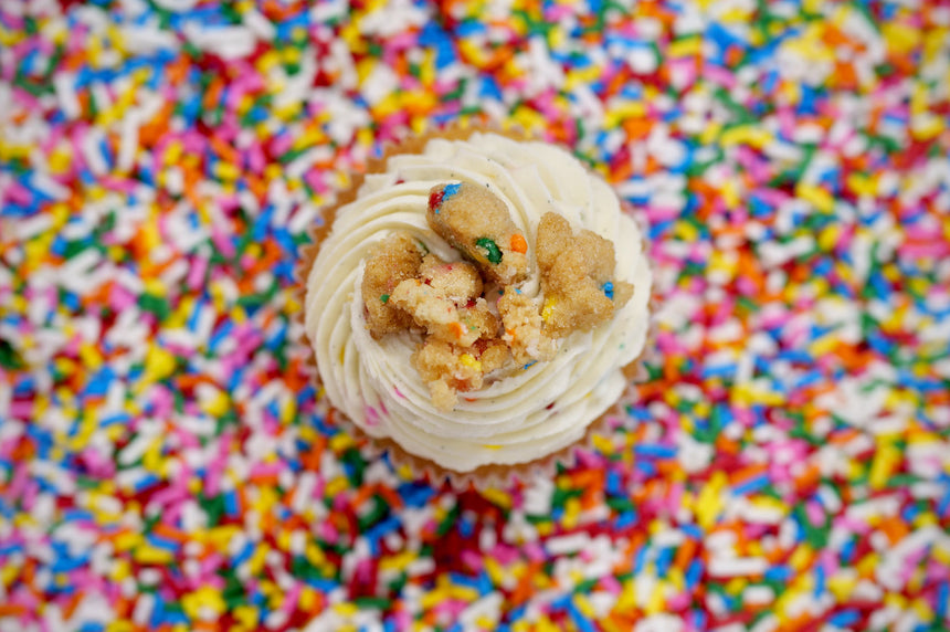 BIRTHDAY CAKE BATTER CUPCAKES